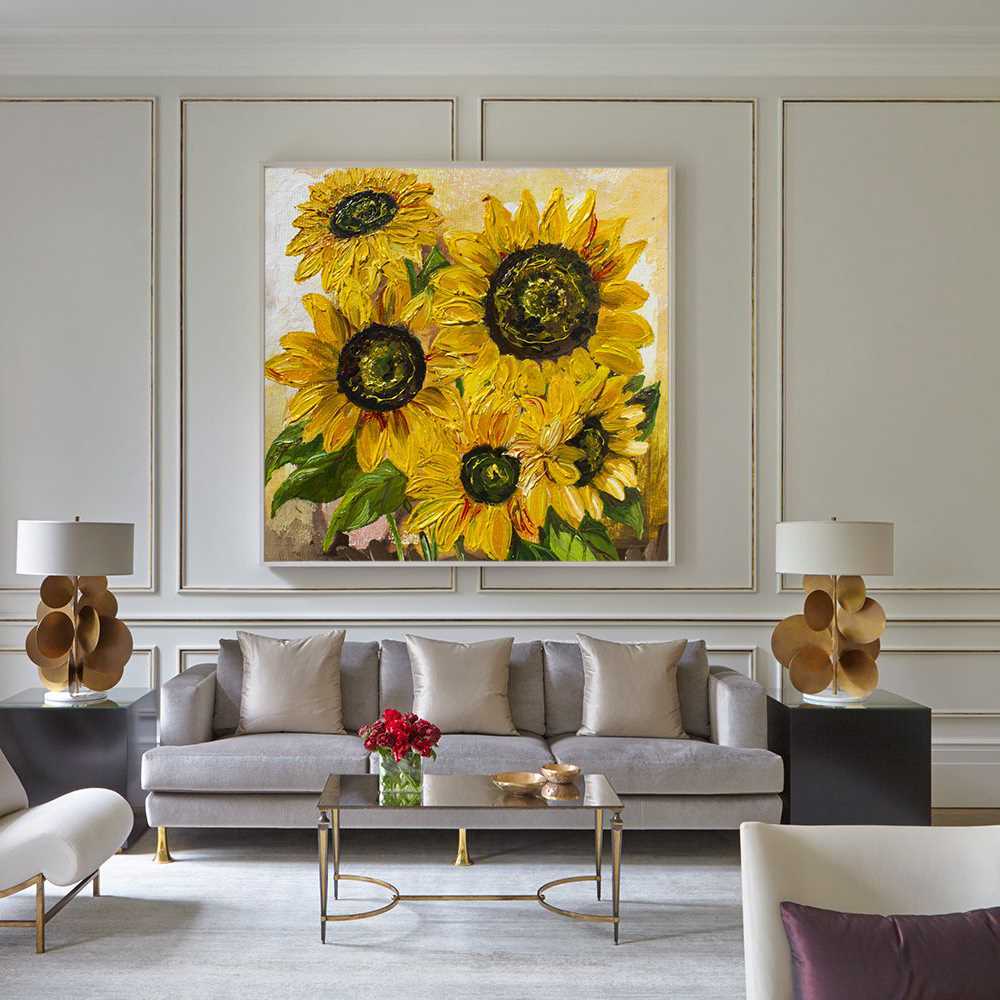 Exquisite Floral Oil Painting for Elegant Interiors